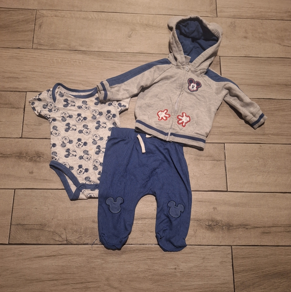 🍁Mickey Mouse 9 month bundle☃️